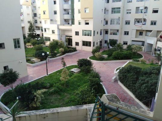 El Aouina: Superbe appartement S+1 en résidence Tunis Extérieur photo